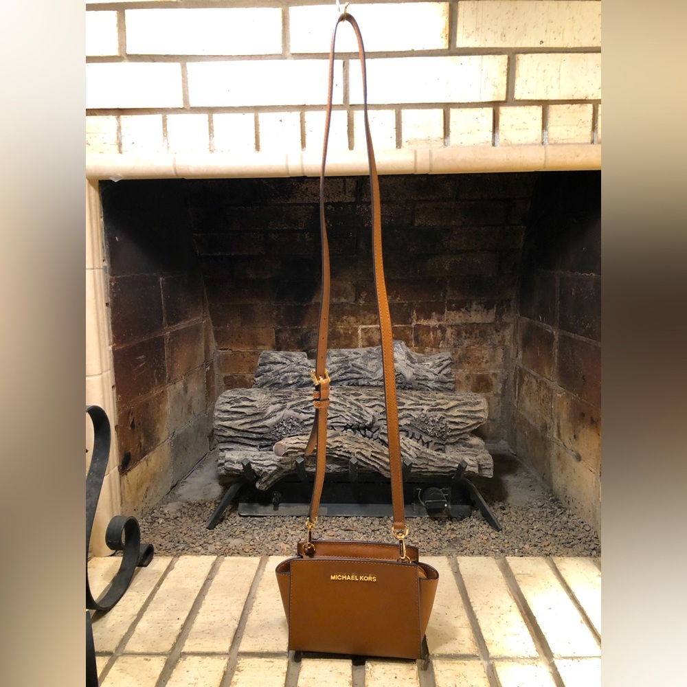💥Moving to @the_bag_guy💥Michael Kors - Selma Mini Saffiano Leather Crossbody - Picture 2 of 13